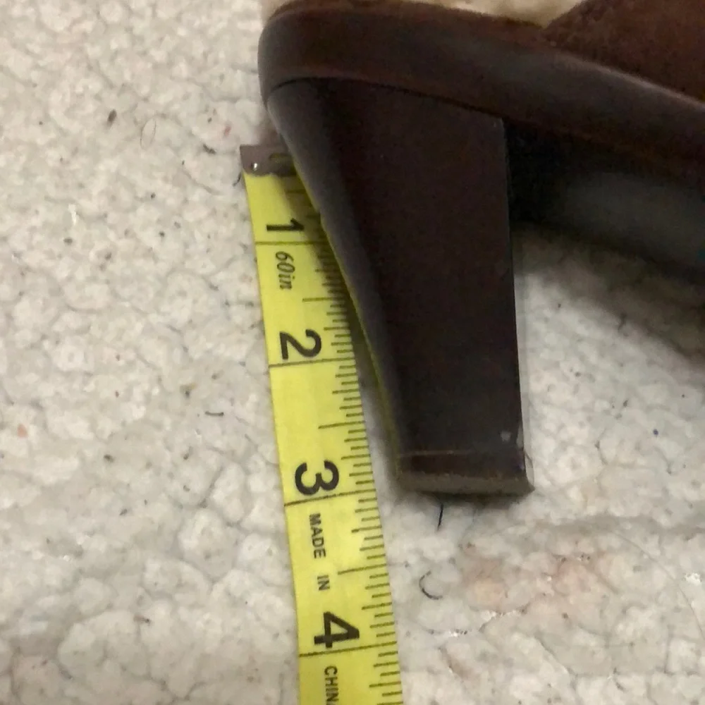 UGG browm women’s Platforms‎ shoes Sz 8